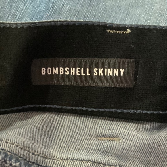 Torrid Skinny Bombshell Light Wash Distressed Jeans Plus Size 26 - Picture 7 of 9